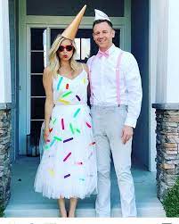 41 Diy Couples Costumes For Halloween Page 4 Of 4 Stayglam Diy Couples Costumes Couples Costumes Creative Halloween Outfits