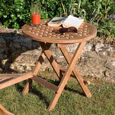 Les tables de jardin en bois donneront une touche classique à votre jardin. Table D Appoint De Jardin En Teck Ronde Pliante 50cm Summer Tables D Exterieur Pier Import