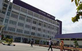 Berdasarkan tabel tersebut, terlihat bahwa peluang untuk bisa diterima di jurusan manajemen pada salah satu universitas tersebut hanya kurang dari 5%. Cara Memilih Jurusan Di Polmed Cara Golden