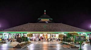 Mojokerto terkenal sebagai salah satu daerah yang memiliki banyak peninggalan sejarah obyek wisata yang baru dibuka pada 19 april 2017 ini sudah menjadi buah bibir bagi kalangan remaja khususnya di media sosial. 4 Masjid Tertua Di Indonesia Untuk Wisata Religi Saat Bulan Ramadan Halaman 2 Tribun Travel