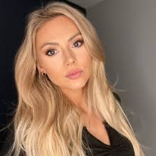 Alexia Jade Harvey ♓ (@AJHarveyy)