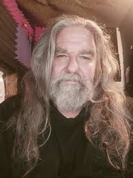 What is the documentary called "The Incomparable Elvis" from 2004 and where  can I find it?