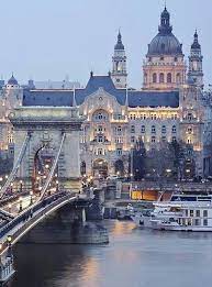 Visita budapeste e consegue os melhores preços reservando o teu voo com a edreams. Budapeste Budapeste Viagens Lugares Maravilhosos
