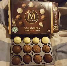 Magnum Bonboniera A Snack Triple Whammy Of Ice Cream And Chocolate And Almonds Magnum Ice Cream Caramel Apples Ice Cream