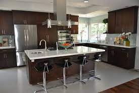 This open concept cottage style kitchen offers colorful yellow and blue painted shaker style cabinets to give a coastal vibe to the space. Modern Open Kitchen Minimalistisch Kuche San Francisco Von Logan Nguyen Design Houzz