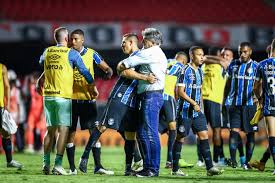 Renato portaluppi coach of gremio gestures during a first leg match between gremio and santos as part of copa conmebol. Renato Gaucho Travou O Frustrante Sao Paulo Gremio Na Final Prisma R7 Cosme Rimoli