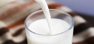 تفسير رؤية حلم شرب الحليب أو شراء. ØªÙØ³ÙŠØ± Ø´Ø±Ø¨ Ø§Ù„Ø­Ù„ÙŠØ¨ ÙÙŠ Ø§Ù„Ù…Ù†Ø§Ù… Ù…ÙˆØ¶ÙˆØ¹