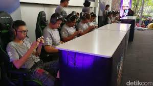 Viral psk main gila sama om om di hotel. Bigo Live Siarkan Pertandingan Game