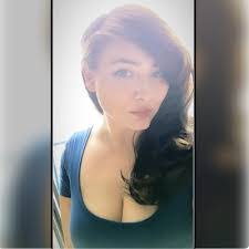 Leah Cates's Instagram, Twitter & Facebook