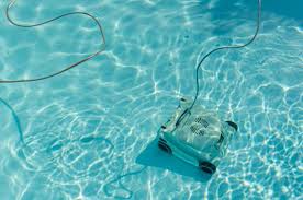 Le robot de piscine est aujourd'hui un incontournable pour de nombreux particuliers propriétaires de piscine. Quel Robot De Piscine Acheter