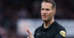 De wedstrijd tegen vitesse van komende zondag zal onder leiding staan van dannie makkelie. Knvb Wijst Scheidsrechter Voor Klassieker Aan Makkelie Maakt Debuut Voetbalprimeur Nl