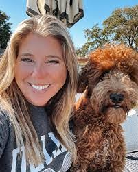 Laura Clutinger's Instagram, Twitter & Facebook