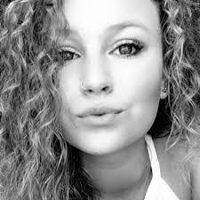 Anna Arcuri's Instagram, Twitter & Facebook