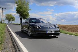 While the taycan turbo and turbo s offer performance that's on par with supercars, we'd recommend the more affordable. Porsche Taycan Turbo S Im Sturm Der Ionen Newcarz De