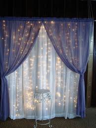 Decorar Una Fiesta Con Cortinas De Distintos Tipos De Tela Puede Lograr Un Efecto Muy Llamativo Para Decoracion De Unas Cortinas De Tela Decoracion De Eventos