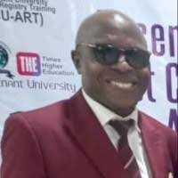 Robyn Meadows's Instagram, Twitter & Facebook