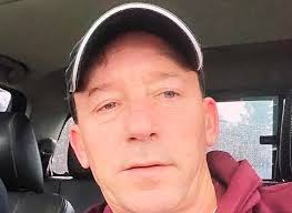 I am looking for someone named Kenny. Mid 30s-40s, he had overdosed at the  septa city hall station a month or so ago. I believe he is missing a finger  or thumb.