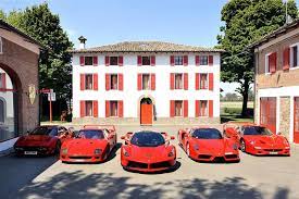 The range of scuderia ferrari watches is dynamic and competitive, with elegant masculine timepieces that embody the many facets of the ferrari style. 2016 Ferrari Laferrari News And Information Com