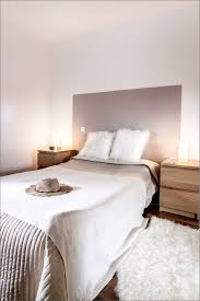 Deco Chambre Avec Tete De Lit En Bois Blanc In 2020 Interior Design Bedroom Small Interior Design Bedroom Teenage Small Room Bedroom