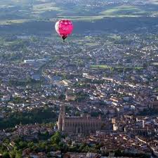 1 am sun 04 apr 2021 local time. Vol En Montgolfiere A Albi Survol De Cordes Sur Ciel