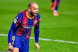 Maybe you would like to learn more about one of these? Martin Braithwaite Ist Jetzt Barcelonas Reichster Spieler Mit Seinem Us Immobiliengeschaft Im Wert Von 181 Millionen Pfund Aktuelle Boulevard Nachrichten Und Fotogalerien Zu Stars Sternchen