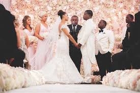 The estranged daughter of former nfl star mark gastineau grabbed kim's bouquet, which is traditionally a sign as to who will be the next bride. Wow Of A Wall New Jersey Bride