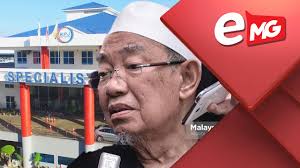 Gambar fail.tuan guru abdul hadi menziarahi tan sri harussani pada mac 2018. Sah Tan Sri Harussani Masuk Hospital Akibat Strok Edisi Mg 2 Ptg 24 Ogos 2020 Youtube