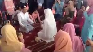 Haizatt abdul your favorite story, whatever it might be, was written for one reader. brian bloom, 5 to 7. Zonlawak Sepahtu Reunion Sari Yanti Lawak Habis Facebook