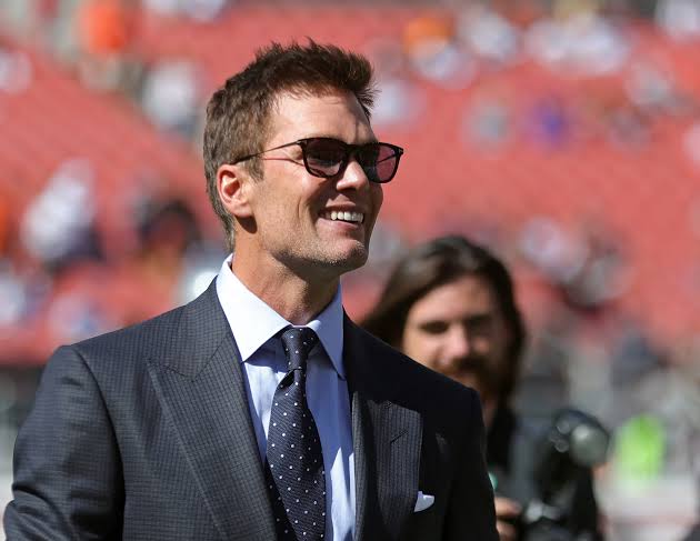PHOTOS: Tom Brady makes NFL broadcasting debut