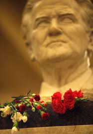 Sunburst chair stolen from Union Terrace in 1992 returned