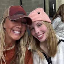 💥COMMITMENT💥 • Congrats to 2025 Right Side Hitter Brooklyn Hillman