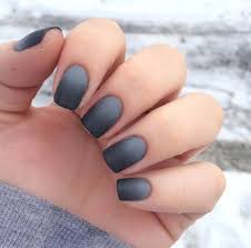 Bubuhkan cat kuku lapisan dasar pada kuku sebanyak satu lapisan dan diamkan hingga benar benar mengering sebelum anda setelah kering gunting dan tempelkan nail art tape pada lokasi yang diinginkan. Beauty Journal Situs Kecantikan Dan Gaya Hidup Andalan Wanita Masa Kini