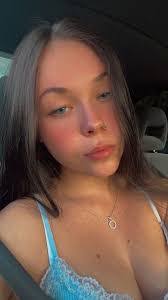 Abby Oakes's Instagram, Twitter & Facebook