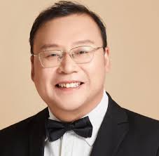 Roger Dong's Instagram, Twitter & Facebook