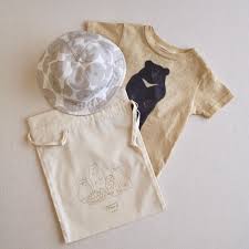 tomotake officialさんはinstagramを利用しています 設営完了 明日から3日間お待ちしております 今回 kid s帽子とkid s tシャツをセットでお買い上げ頂いた方に オリジナル巾着袋をお付けします どうぞ宜しくお願い致しま baby onesies onesies clothes
