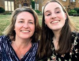 Debbie Chism's Instagram, Twitter & Facebook