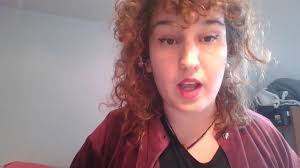 L' Agnès Vidal Vicedo ens va visitar fa uns anys per parlar-nos dels  safareigs. Ara ens recomana "Amor meva" d'Isabel-Clara Simó