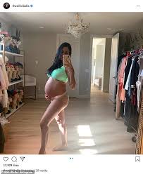 Nikki Bella Flaunts Her Growing Baby Bump In A Green Bra And Panties As She Marks 30 Weeks Pregnant Readsector