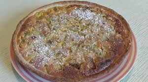 Exquise Tarte A La Rhubarbe Et Aux Pommes Un Plaisir A Partager Tonmag Recette En 2020 Idee Recette Dessert Tarte Rhubarbe Rhubarbe