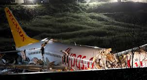 快訊 飛馬航空pc 2173班機於伊斯坦堡墜落機身裂為數段 https kairos news 177595 pegasus airlines aircraft pilot