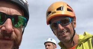 Pablo Velasco. Guía de Alta Montaña: Vía Cepeda, 340 V+. Naranjo de Bulnes