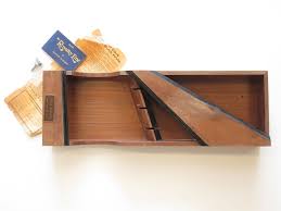 Choosing the right kitchen knives is as much about safety as it is about utility, as a quality set of sharp knives can go a long way in. Vtg Buck Empress Trio Display Box For Royalty Kitchen Knife Chef Carver Set Kitchen Knives Display Boxes Knife Display Case