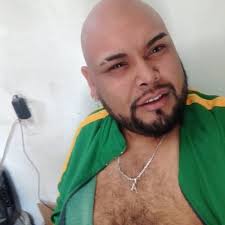 Aaron Becerra (@AaronBe95069811)