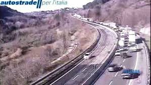 L'incidente ha coinvolto due autoarticolati che si sono tamponati. Incidente Oggi A14