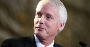 Northern Trust lifted Waddell's pay in 2015; salaries frozen now