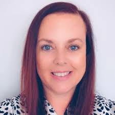 Laura Marr's Instagram, Twitter & Facebook