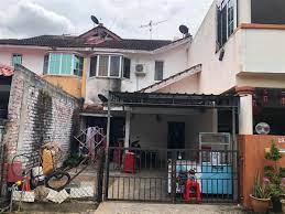 Dealer in tropical fish , foodstuff, rearing and catching. Jalan Bistari 4 16 Taman Yayasan Segamat Mohd Nazri Bin Mahzan