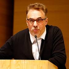 Lev Manovich: “Visualizing the World's Image: the art, design and science  of big cultural data”