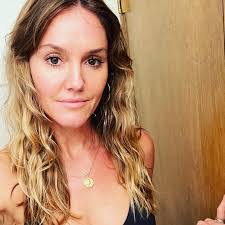 Erin Hayes's Instagram, Twitter & Facebook