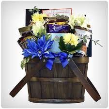 A pretty basket can be used time and time again! 33 Brilliant Housewarming Gift Baskets To Congratulate Them Dodo Burd
